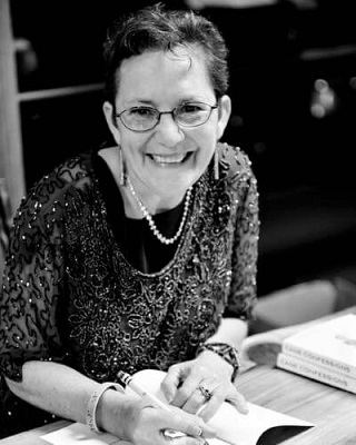 Black and White Photo of Amy Bovaird